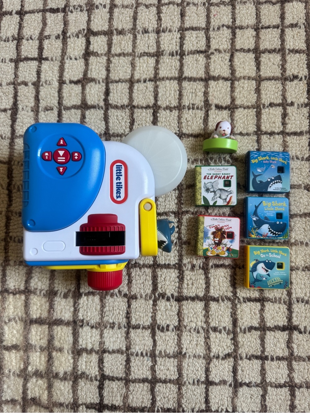 Little Tikes Dream Machine Story Projector Toy with Mini Books